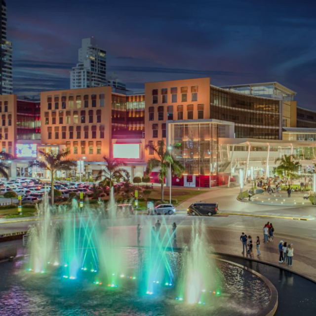 Home Town Center Costa del Este